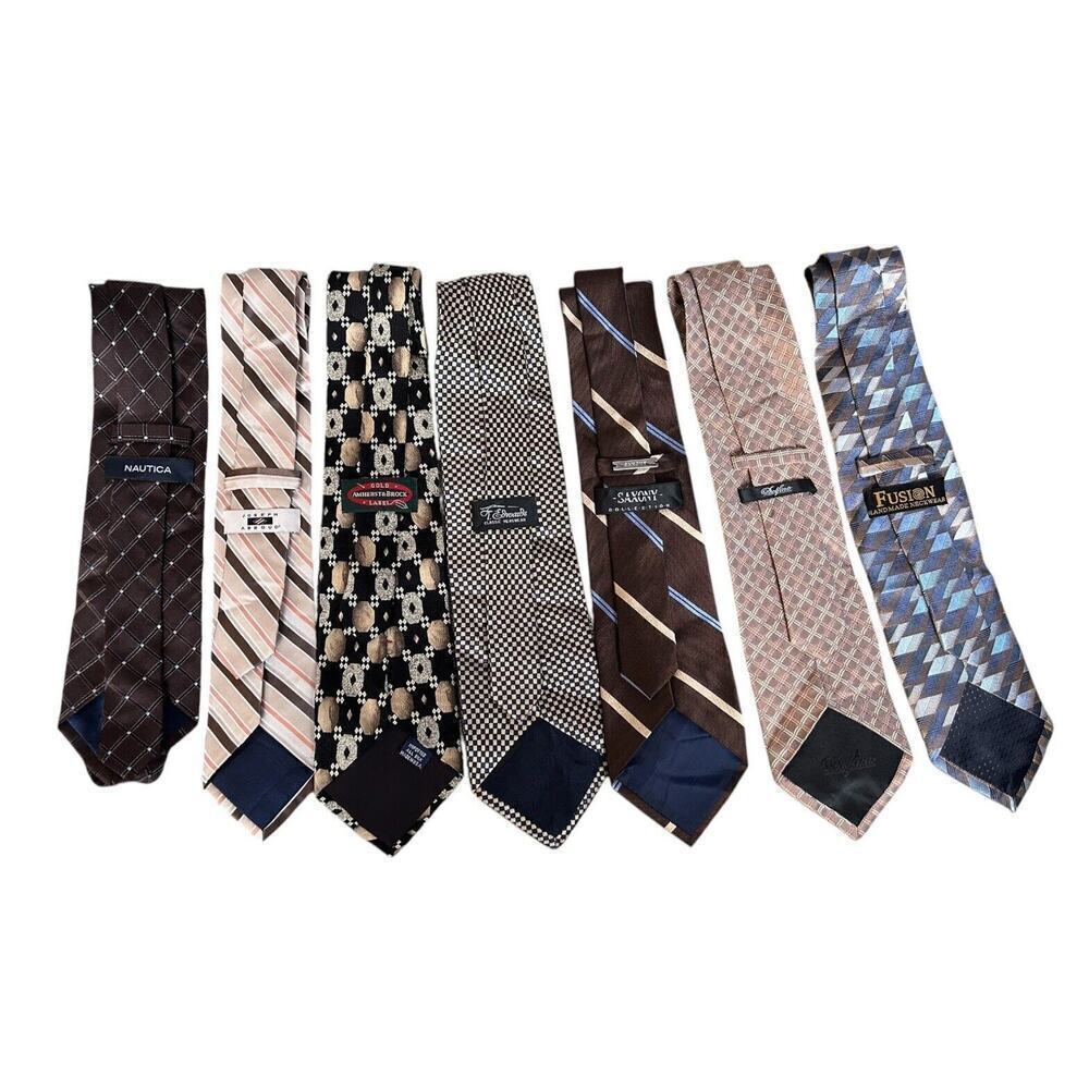 LOT OF 7 MENS SILK TIES-FAMOUS BRANDS-MIXED COLORS-SEE PHOTOS-IDEAL FOR GIFTING